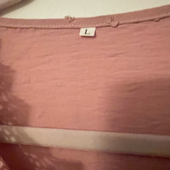 Pretty Swiss dot top with crochet lace details on the sleeve - Picture 2 of 2